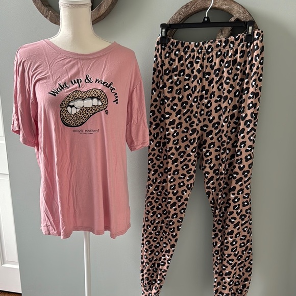 Simply Southern Pink Graphic Tee and Leopard lounge set size XXL - Picture 1 of 1